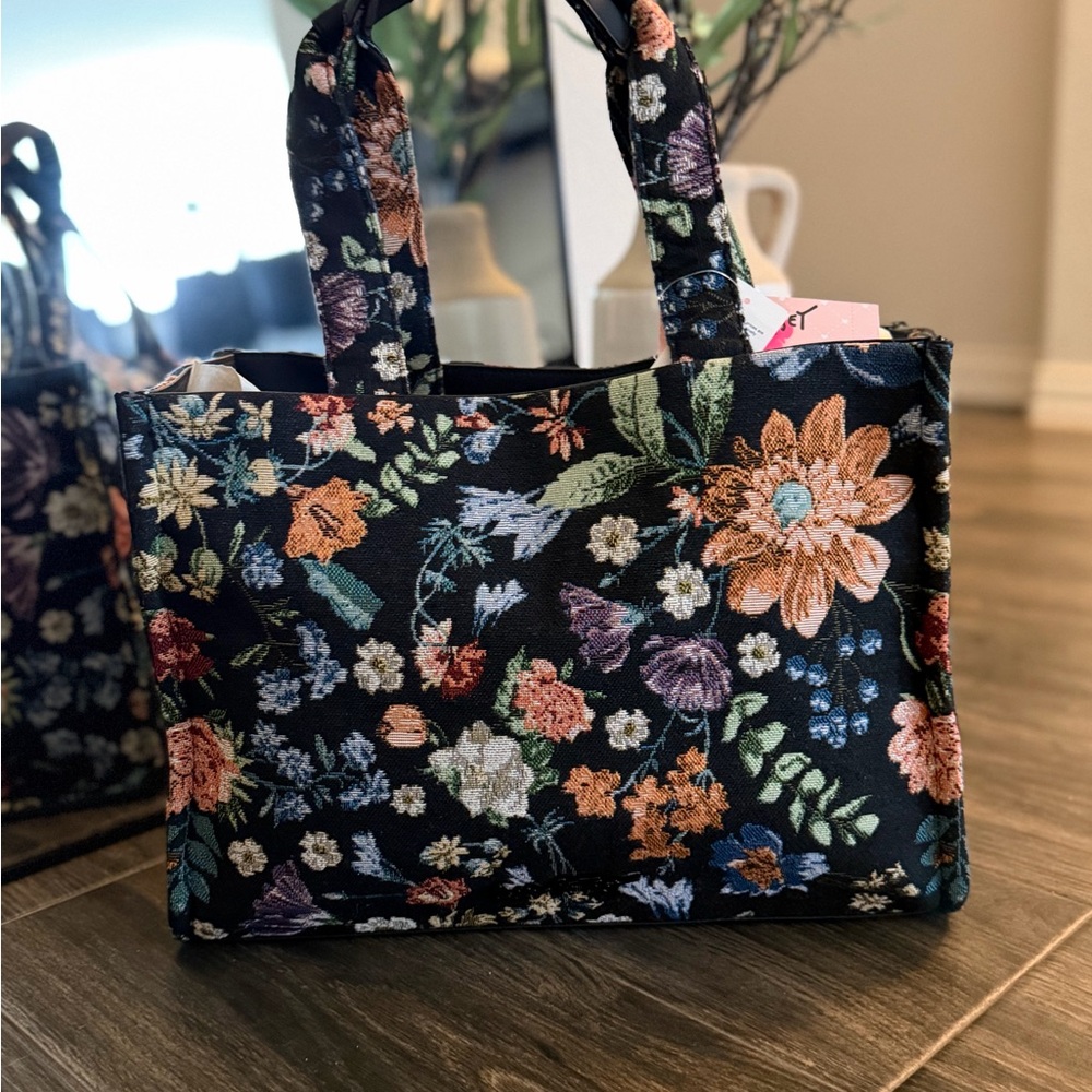 SOLD ON MERCARI- DO NOT BUT